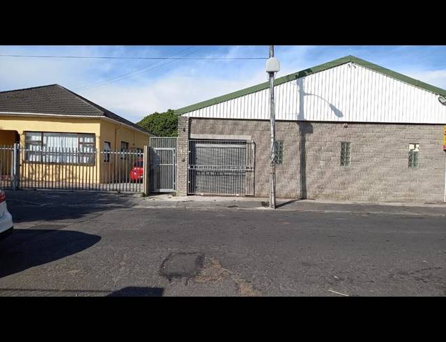 BUSINESS FOR SALE IN GOODWOOD CENTRAL